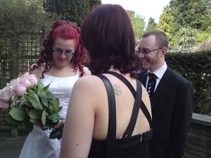 Helen and Rob at their Wedding, plus the flower i managed to catch, which kinda annoyed the girls....oops
